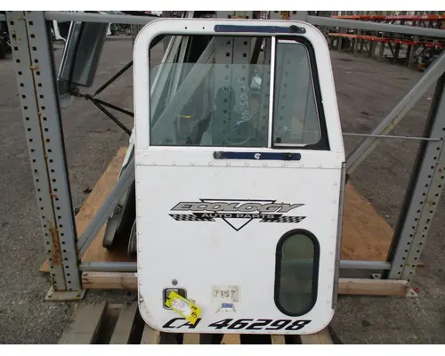PETERBILT 385 Door Assembly, Front
