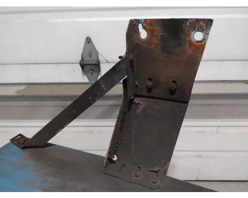 PETERBILT 385 FENDER EXTENSION
