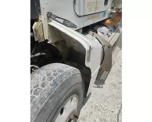 PETERBILT 385 Fender Extension