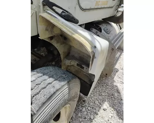 PETERBILT 385 Fender Extension