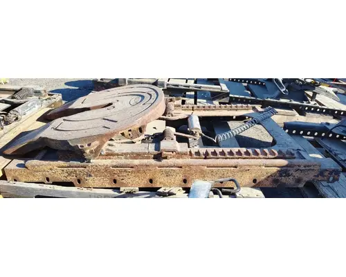 PETERBILT 385 Fifth Wheel