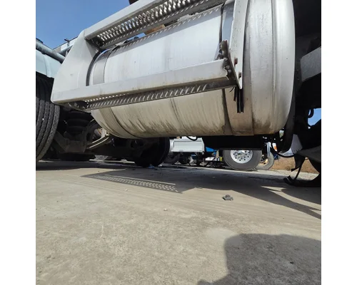 PETERBILT 385 Fuel Tank