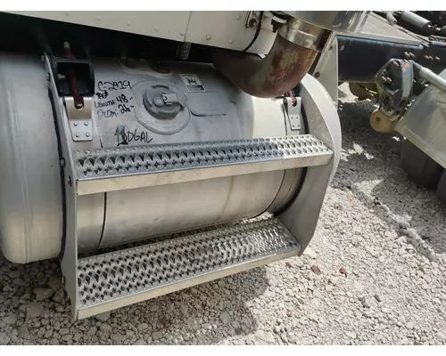 PETERBILT 385 Fuel Tank
