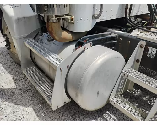 PETERBILT 385 Fuel Tank