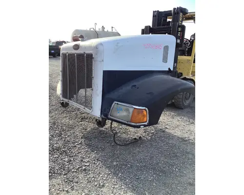 PETERBILT 385 HOOD