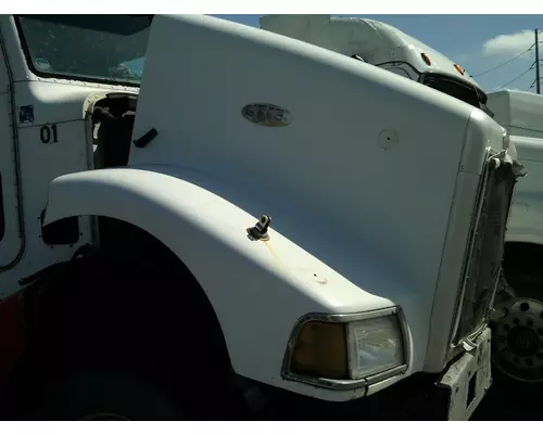 PETERBILT 385 HOOD