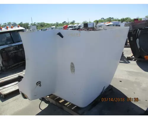 PETERBILT 385 HOOD