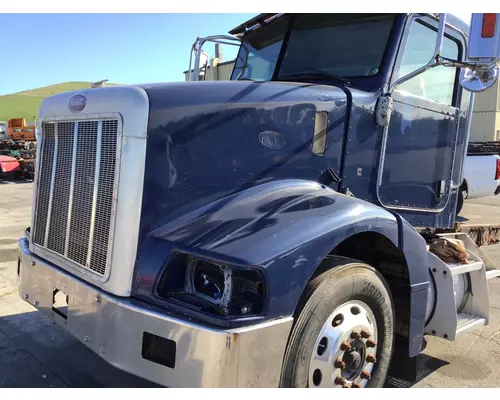 PETERBILT 385 HOOD