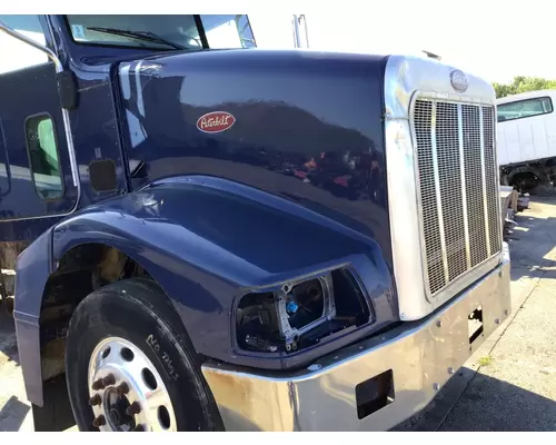 PETERBILT 385 HOOD