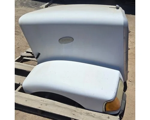 PETERBILT 385 Hood