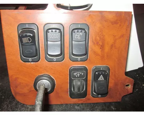 PETERBILT 385 Switch Panel