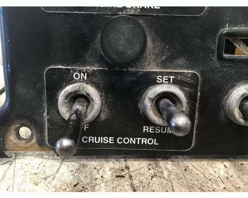 PETERBILT 385 Switch Panel