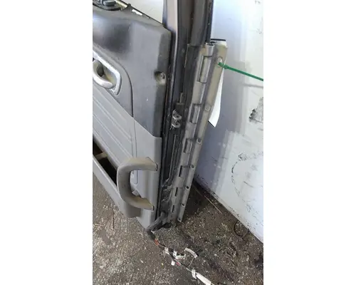 PETERBILT 386 2005-2015 DOOR ASSEMBLY, FRONT