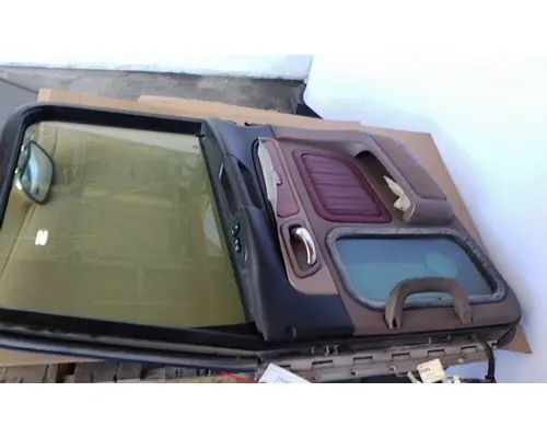 PETERBILT 386 2005-2015 DOOR ASSEMBLY, FRONT