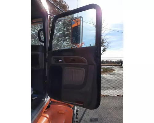 PETERBILT 386 2005-2015 DOOR ASSEMBLY, FRONT