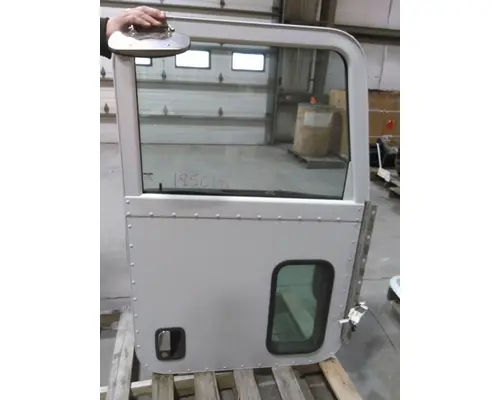 PETERBILT 386 2005-2015 DOOR ASSEMBLY, FRONT