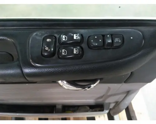 PETERBILT 386 2005-2015 DOOR ASSEMBLY, FRONT
