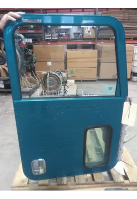 PETERBILT 386 2005-2015 DOOR ASSEMBLY, FRONT