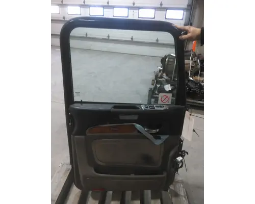PETERBILT 386 2005-2015 DOOR ASSEMBLY, FRONT