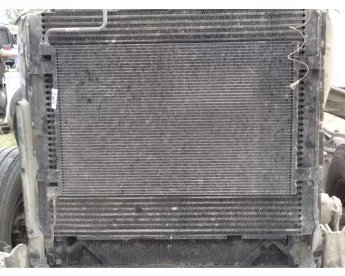 PETERBILT 386_40907 AC Condenser