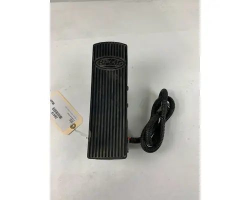 PETERBILT 386 ACCELERATOR PARTS
