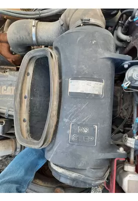 PETERBILT 386 AIR CLEANER