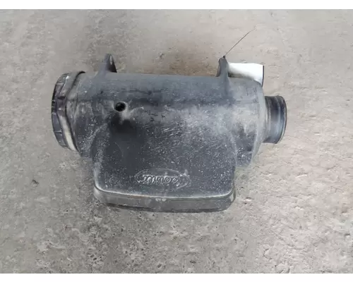 PETERBILT 386 AIR CLEANER