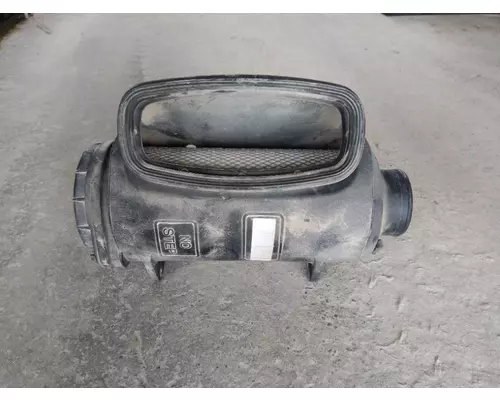 PETERBILT 386 AIR CLEANER