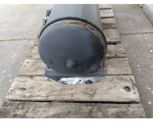 PETERBILT 386 AIR TANK