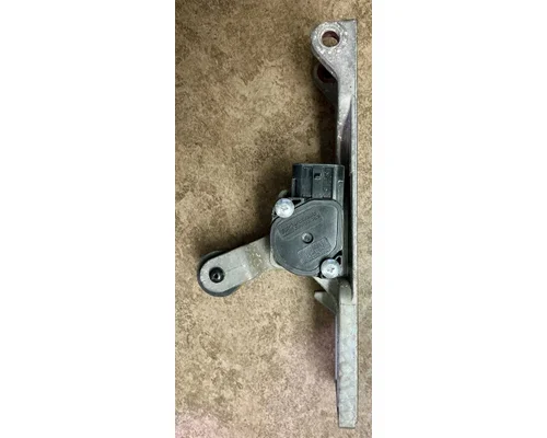 PETERBILT 386 Accelerator Parts
