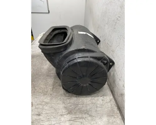 PETERBILT 386 Air Cleaner