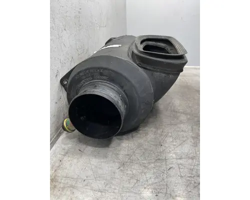 PETERBILT 386 Air Cleaner