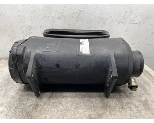 PETERBILT 386 Air Cleaner