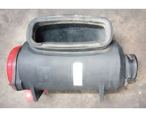 PETERBILT 386 Air Cleaner