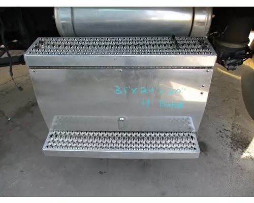 PETERBILT 386 BATTERY BOX