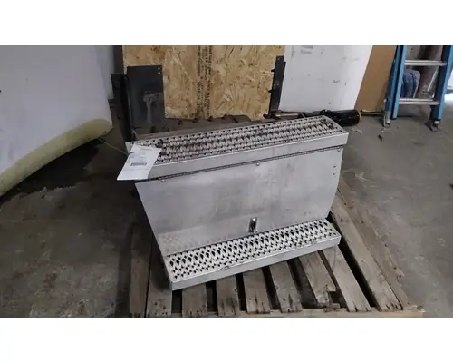 PETERBILT 386 BATTERY BOX