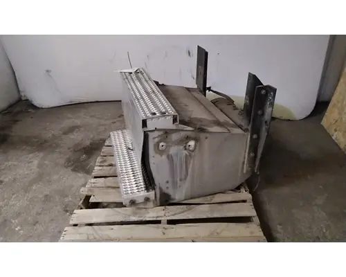PETERBILT 386 BATTERY BOX