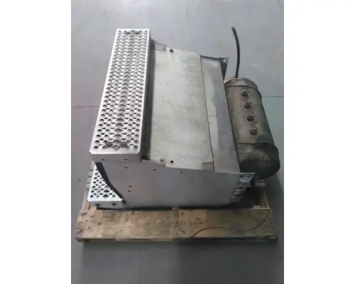 PETERBILT 386 BATTERY BOX