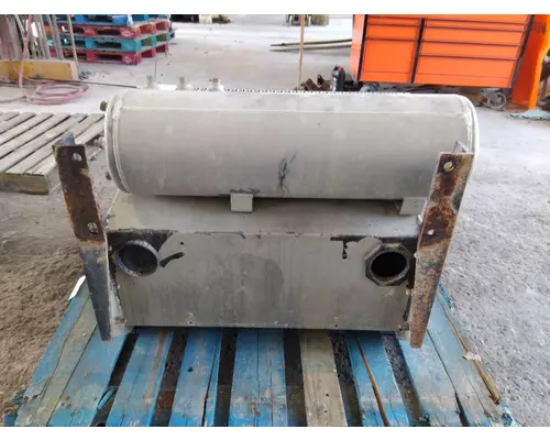 PETERBILT 386 BATTERY BOX