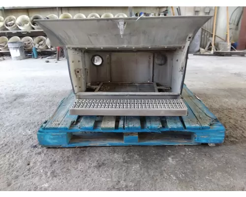 PETERBILT 386 BATTERY BOX