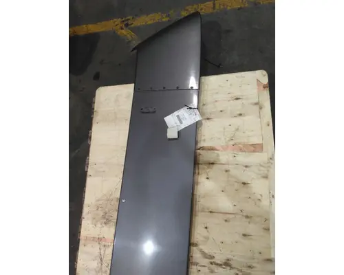 PETERBILT 386 BODY PARTS, MISC.