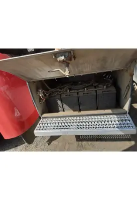 PETERBILT 386 Battery Box/Tray