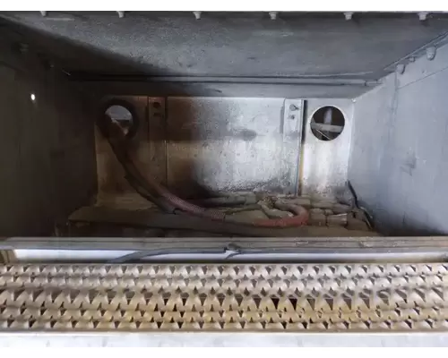 PETERBILT 386 Battery BoxTray