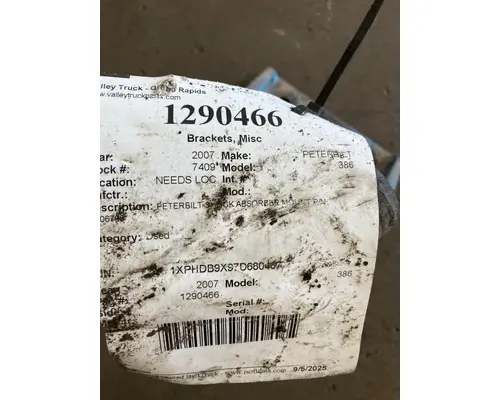 PETERBILT 386 Brackets, Misc