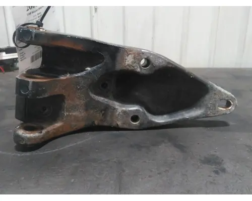 PETERBILT 386 CAB MOUNT,BRACKET