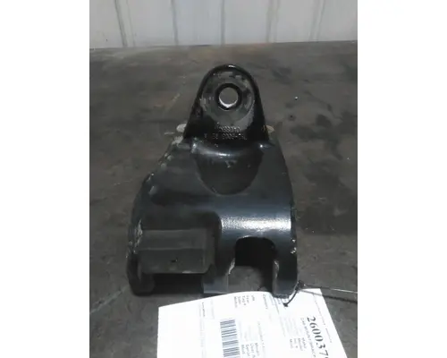 PETERBILT 386 CAB MOUNT,BRACKET