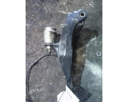PETERBILT 386 CAB MOUNT,BRACKET