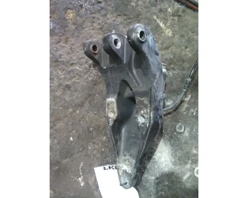 PETERBILT 386 CAB MOUNT,BRACKET