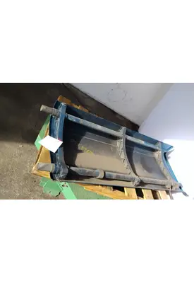 PETERBILT 386 CAB SKIRT/SIDE FAIRING