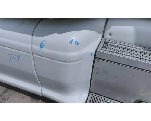 PETERBILT 386 CAB SKIRTSIDE FAIRING